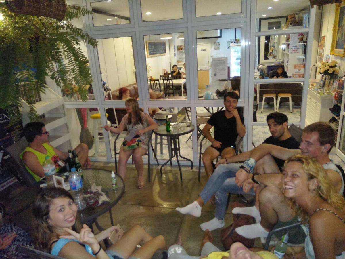 Hub Of Joys * Ko Lanta