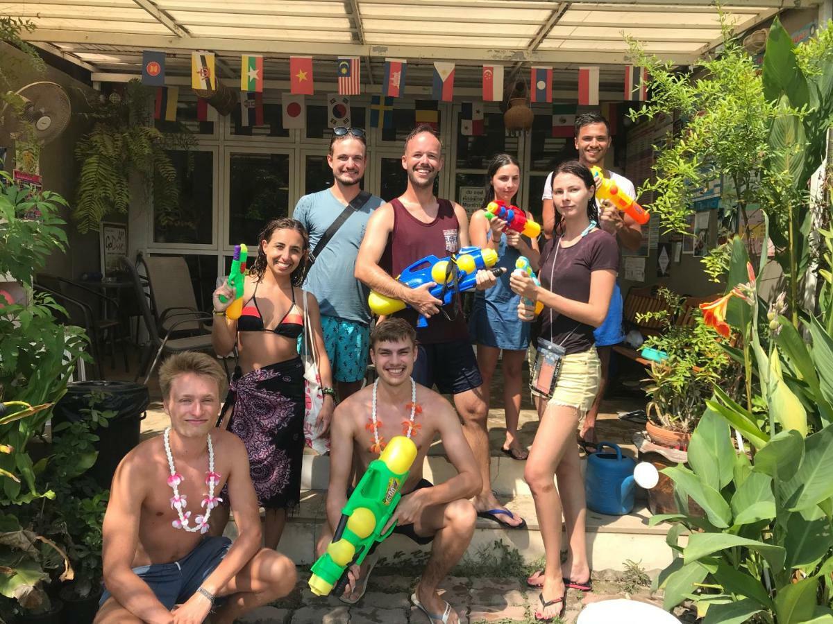 Hostal Hub Of Joys Ko Lanta